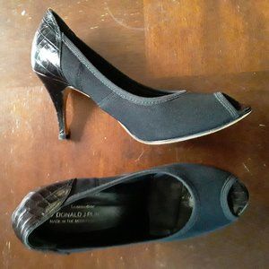 Donald J Pliner Couture Women's Size 7.5M Black pumps
